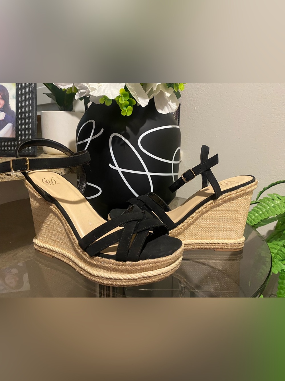 Cute!! Women’s Black Strappy Espadrille Wedge Sandals with Ankle Strap - Sz 8
